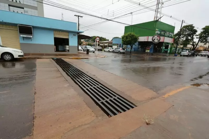 Moradores e comerciantes, falaram que as intervenções de drenagem têm sido satisfatórias para quem vive no local – Foto: A. Frota.