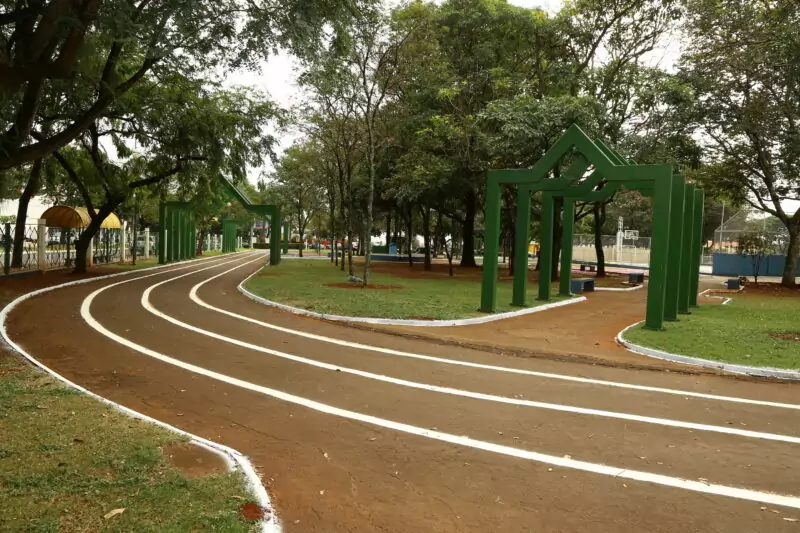 Caminhada Janeiro Branco reúne comunidade no Parque dos Ipês e reforça a importância do cuidado com a saúde mental 📸 Foto: A. Frota