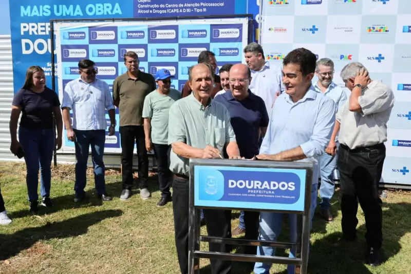 Prefeitura tira do papel projeto antigo e inicia construção do Caps AD III Prefeitura tira do papel projeto antigo e inicia construção do Caps AD III