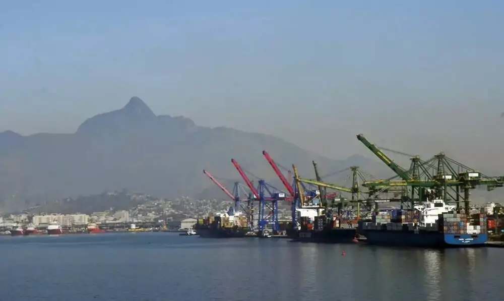 Navio atracados em porto (Foto: Tânia Rêgo/ABr)