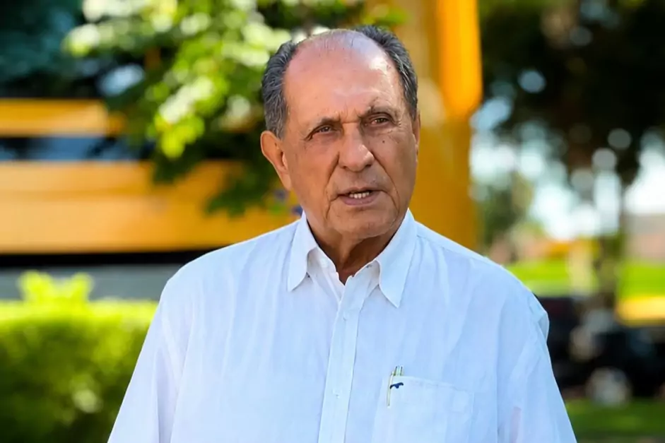 Zé Teixeira acelera obras estruturais nos municípios e assegura R$ 4 mi para MS Zé Teixeira acelera obras estruturais nos municípios e assegura R$ 4 mi para MS