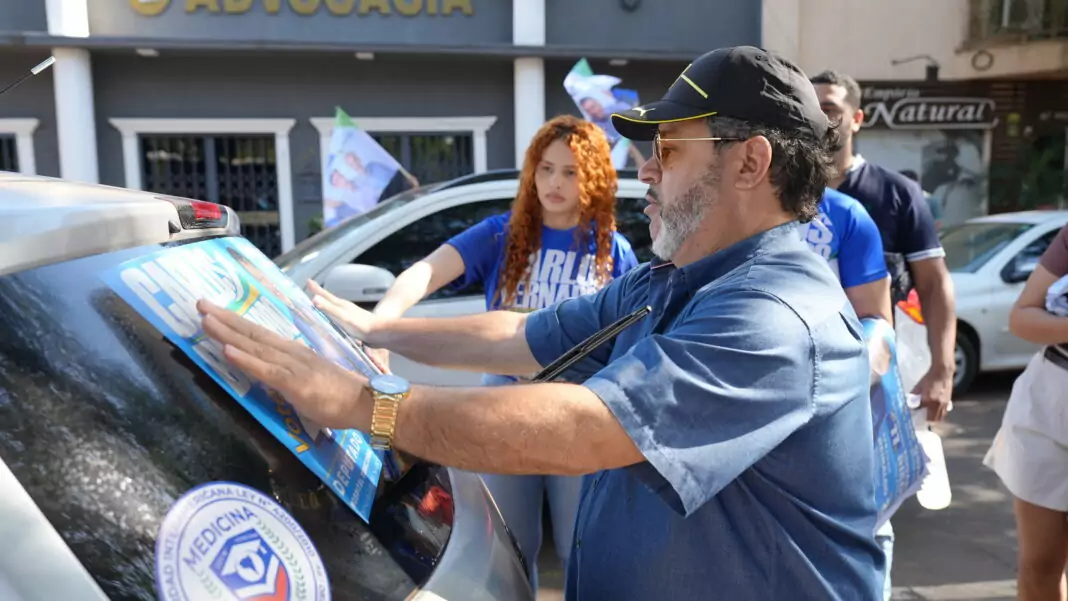 Carlos Bernardo abre caminhada pelo 4455 com adesivaço e mobilização em Ponta Porã