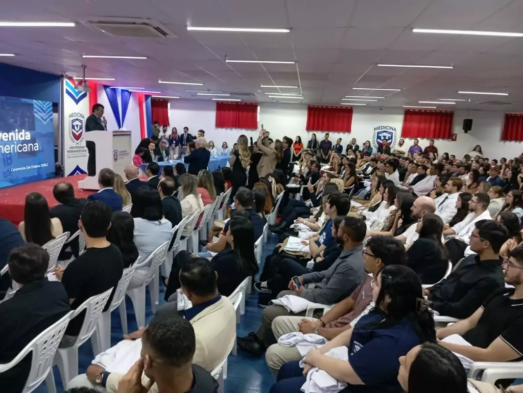 Futuros médicos assumem compromisso ético durante Juramento do Jaleco na Interamericana Futuros médicos assumem compromisso ético durante Juramento do Jaleco na Interamericana