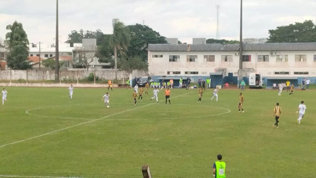 Jogando em casa no Estádio Aral Moreira, o Ponta Porã S.E. venceu por 3 a 0 e assumiu a liderança da Copa Regional Sub-16.