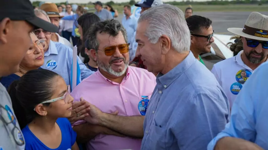 Carlos Bernardo participa de carreata com Riedel e Azambuja em Porto Murtinho e reforça agenda de desenvolvimento Carlos Bernardo participa de carreata com Riedel e Azambuja em Porto Murtinho e reforça agenda de desenvolvimento