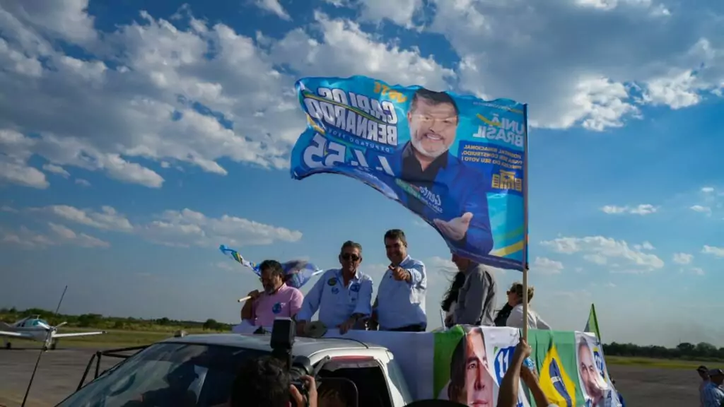 Carlos Bernardo participa de carreata com Riedel e Azambuja em Porto Murtinho e reforça agenda de desenvolvimento Carlos Bernardo participa de carreata com Riedel e Azambuja em Porto Murtinho e reforça agenda de desenvolvimento