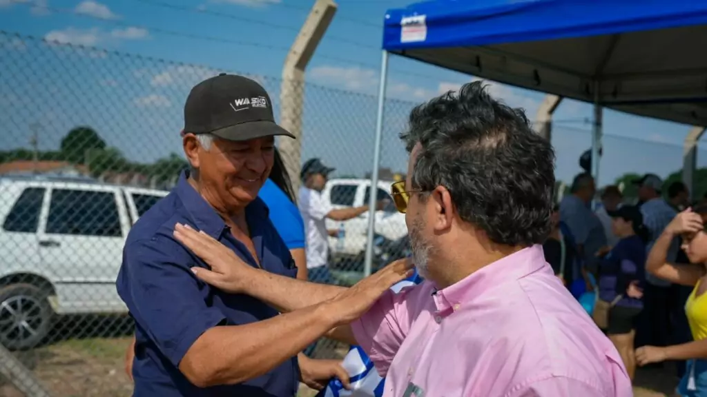 Carlos Bernardo participa de carreata com Riedel e Azambuja em Porto Murtinho e reforça agenda de desenvolvimento Carlos Bernardo participa de carreata com Riedel e Azambuja em Porto Murtinho e reforça agenda de desenvolvimento