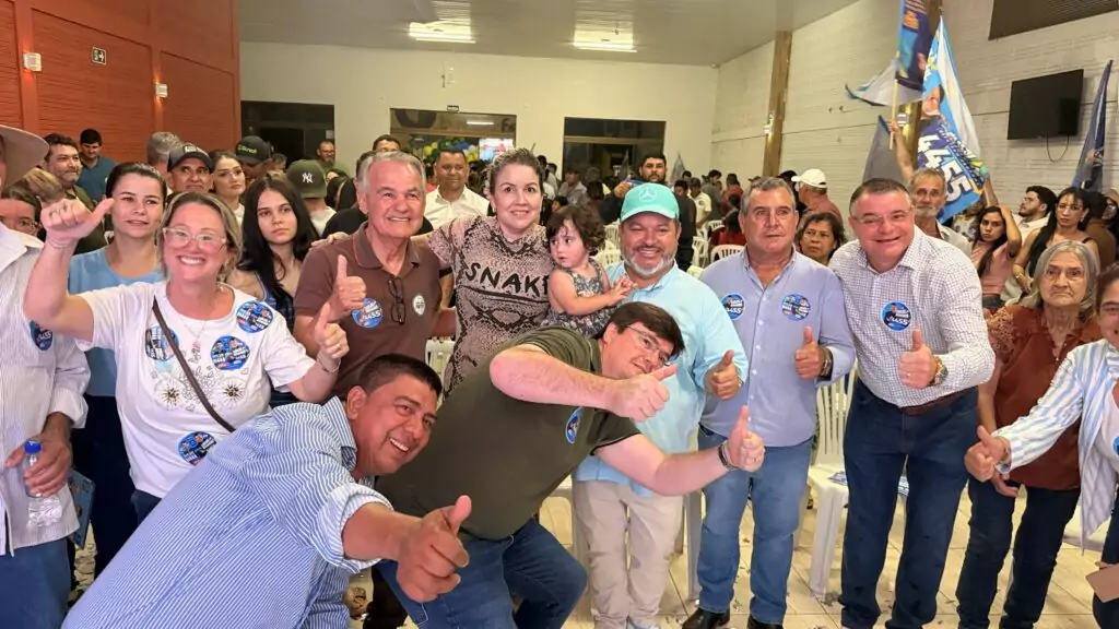 Em clima de vitória, Carlos Bernardo encerra última reunião de Amambai antes das eleições Em clima de vitória, Carlos Bernardo encerra última reunião de Amambai antes das eleições